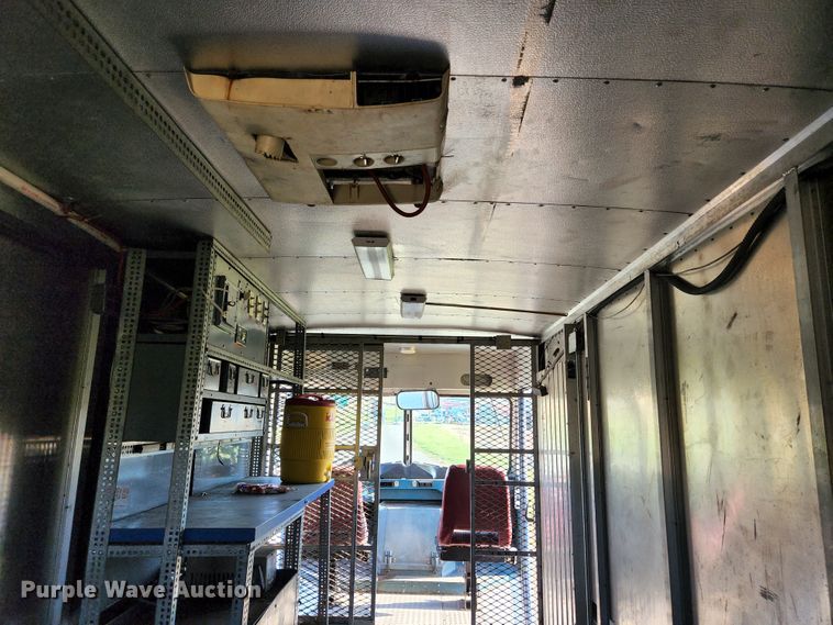 image for item HK9440 1988 Chevrolet P30  delivery truck