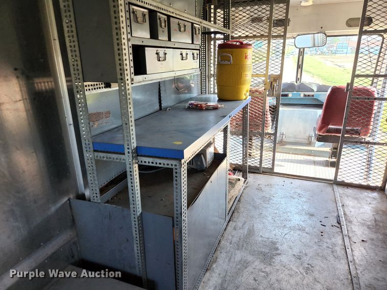 image for item HK9440 1988 Chevrolet P30  delivery truck