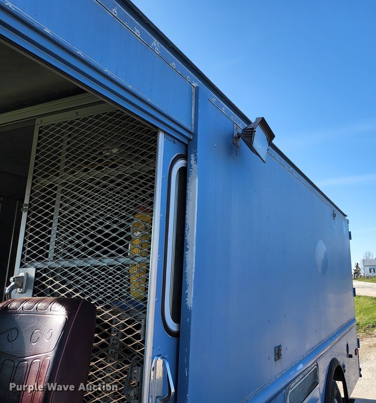 image for item HK9440 1988 Chevrolet P30  delivery truck