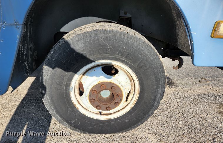 image for item HK9440 1988 Chevrolet P30  delivery truck