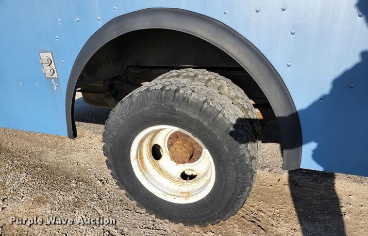 image for item HK9440 1988 Chevrolet P30  delivery truck