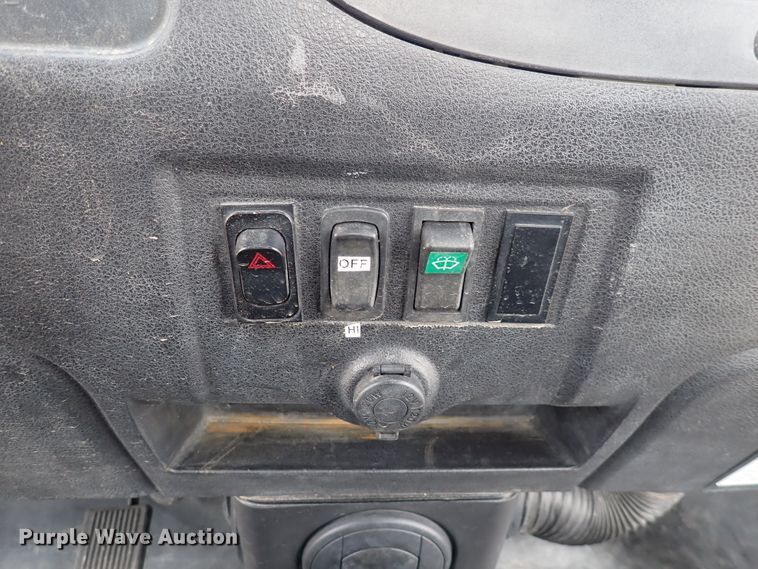 image for item HR9805 2015 Cushman 1600XD  utility vehicle