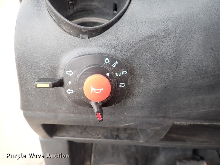 image for item HR9805 2015 Cushman 1600XD  utility vehicle