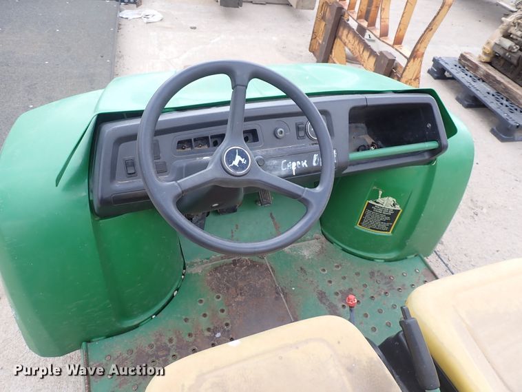 image for item HR9850 1997 John Deere Gator  utility vehicle