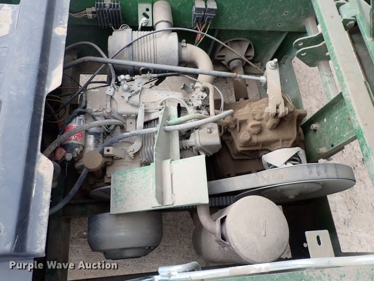 image for item HR9850 1997 John Deere Gator  utility vehicle