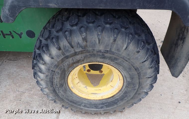 image for item HR9850 1997 John Deere Gator  utility vehicle