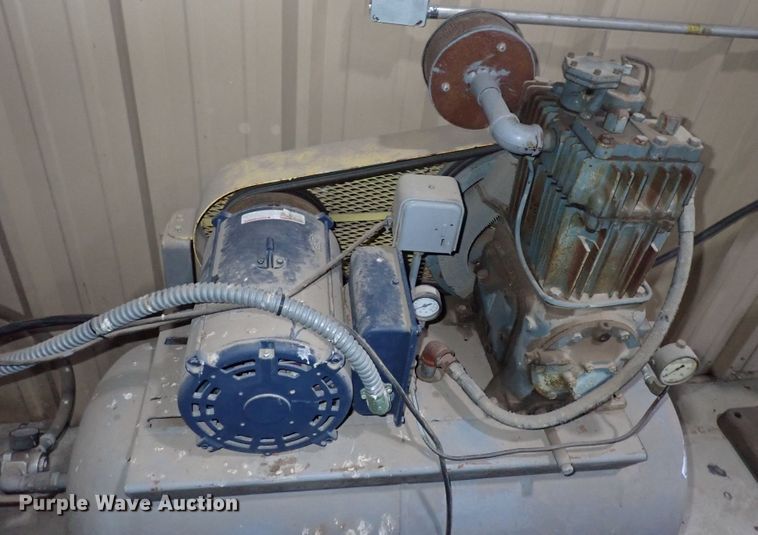 image for item HR9872 Quincy 3257  air compressor