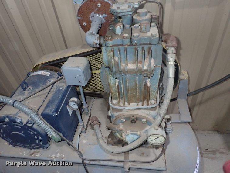 image for item HR9872 Quincy 3257  air compressor