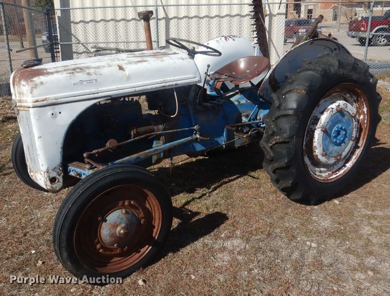 image for item HU9393 Ford 9N  tractor