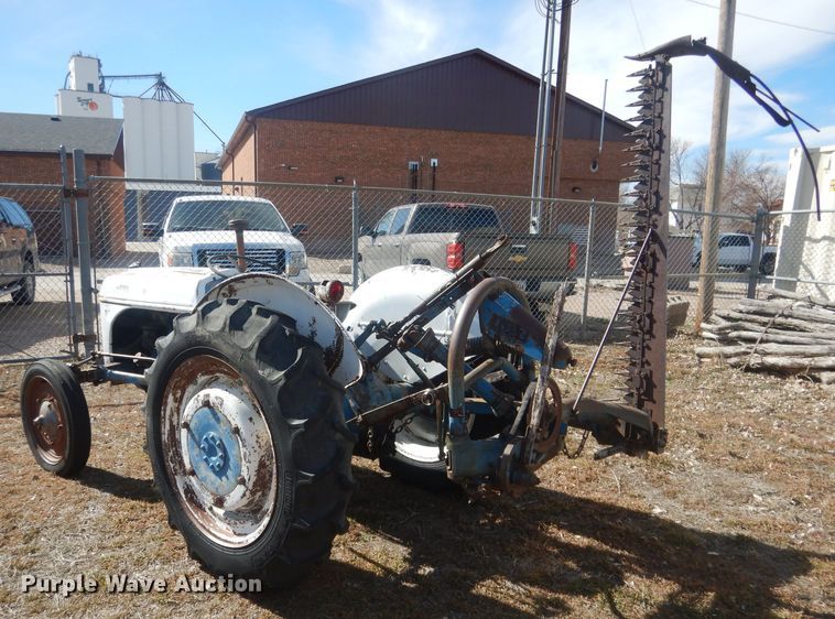 image for item HU9393 Ford 9N  tractor