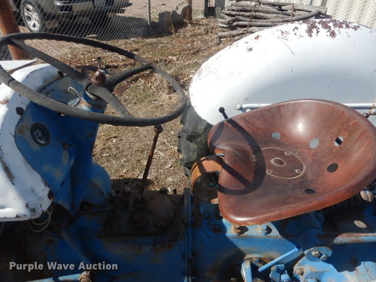 image for item HU9393 Ford 9N  tractor