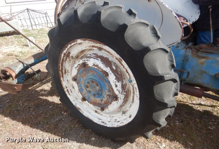 image for item HU9393 Ford 9N  tractor