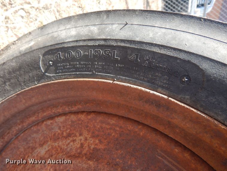 image for item HU9393 Ford 9N  tractor