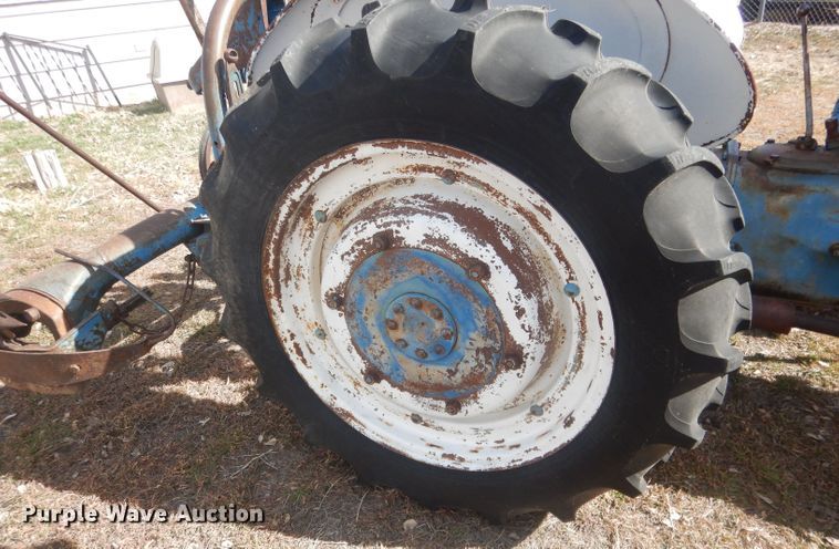image for item HU9393 Ford 9N  tractor