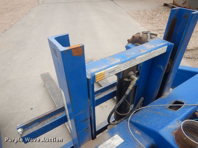 image for item HU9394 2007 Vestil  all terrain pallet jack