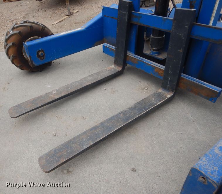 image for item HU9394 2007 Vestil  all terrain pallet jack