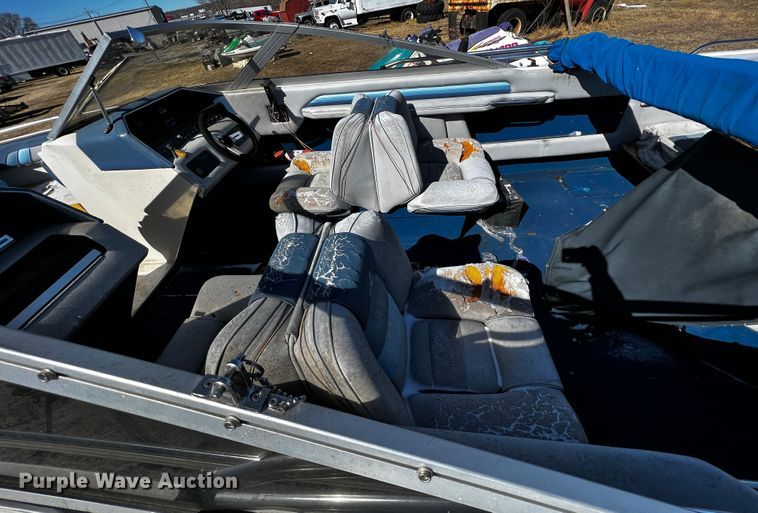 image for item ID9744 1987 Sea Ray S-23  boat