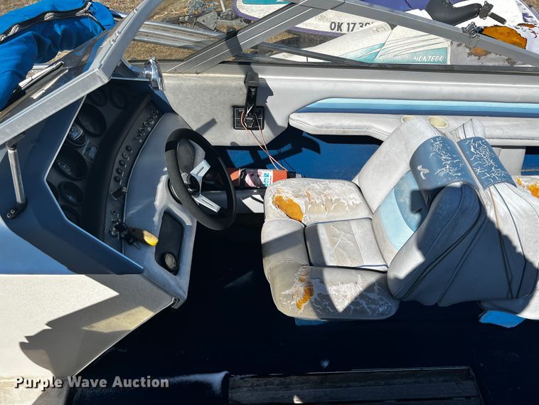 image for item ID9744 1987 Sea Ray S-23  boat