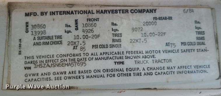 image for item IF9459 1984 International 2275  truck cab and chassis