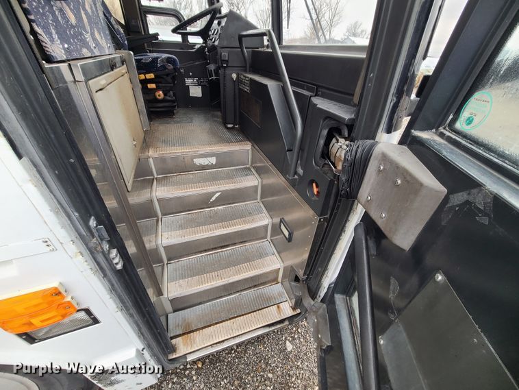 image for item IF9464 1997 Prevost  coach bus