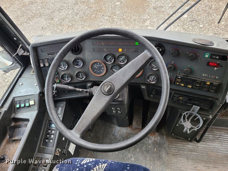 image for item IF9464 1997 Prevost  coach bus