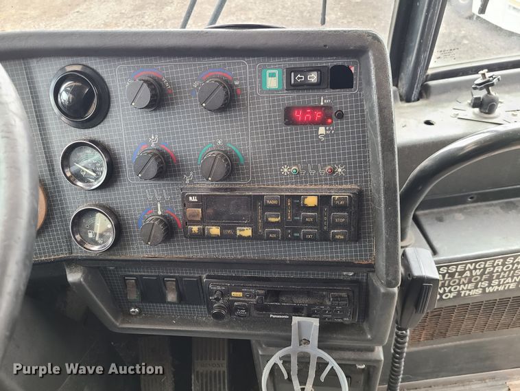 image for item IF9464 1997 Prevost  coach bus