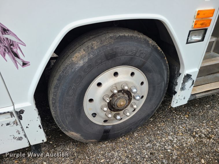 image for item IF9464 1997 Prevost  coach bus