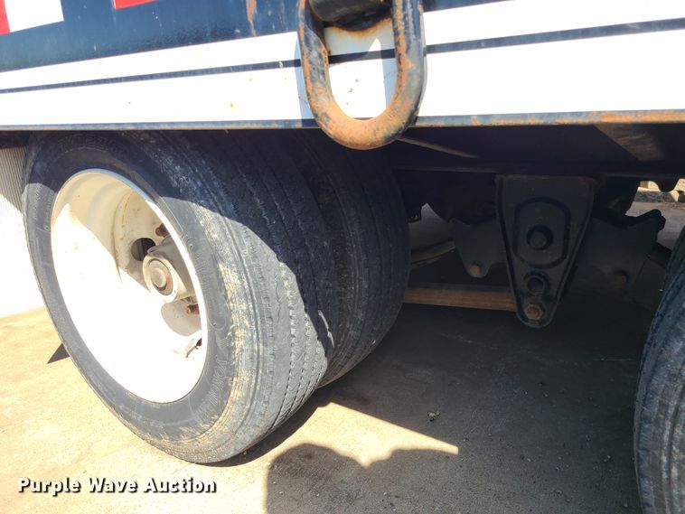 image for item IF9473 2012 Eager Beaver 20XPT  equipment trailer