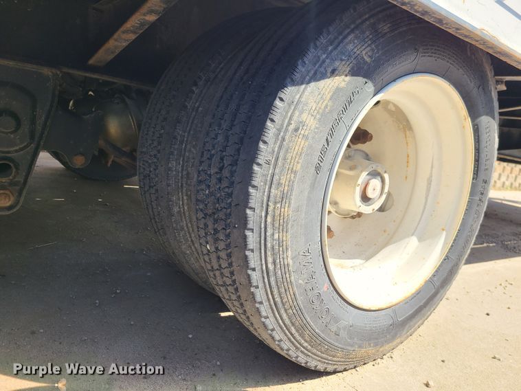 image for item IF9473 2012 Eager Beaver 20XPT  equipment trailer