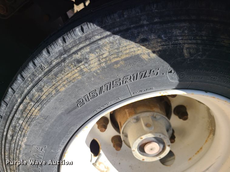 image for item IF9473 2012 Eager Beaver 20XPT  equipment trailer