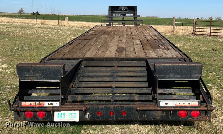 image for item IG9372 2005 Legend  equipment trailer