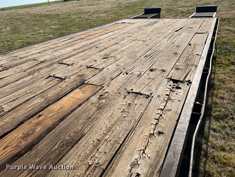 image for item IG9372 2005 Legend  equipment trailer