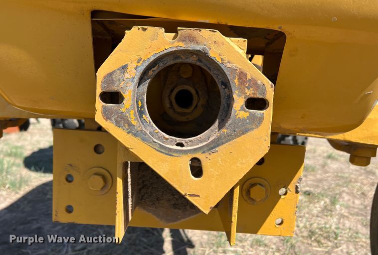 image for item IG9401 Ford 3400  tractor