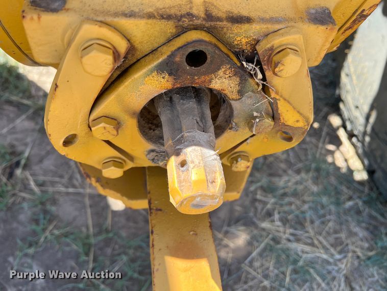 image for item IG9401 Ford 3400  tractor