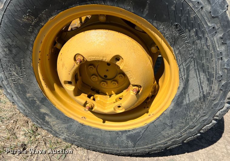 image for item IG9401 Ford 3400  tractor