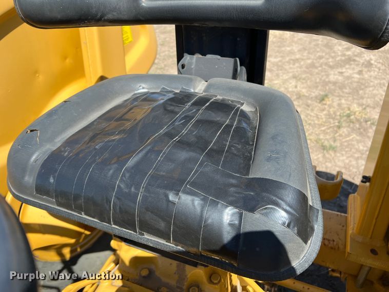 image for item IG9401 Ford 3400  tractor