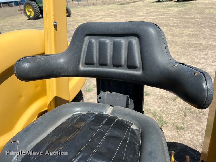 image for item IG9401 Ford 3400  tractor