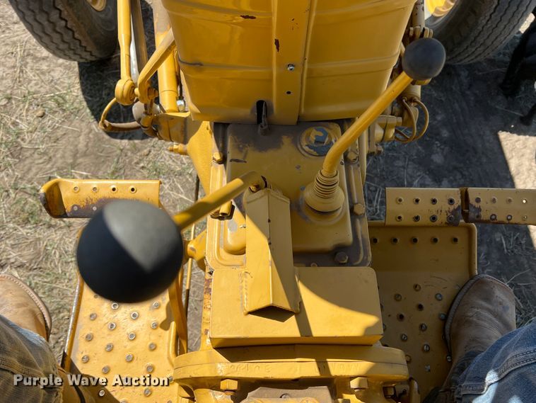 image for item IG9401 Ford 3400  tractor