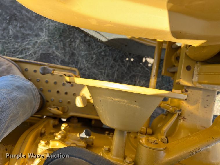 image for item IG9401 Ford 3400  tractor