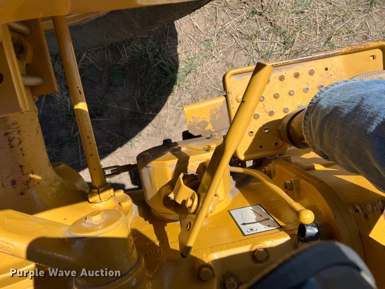 image for item IG9401 Ford 3400  tractor