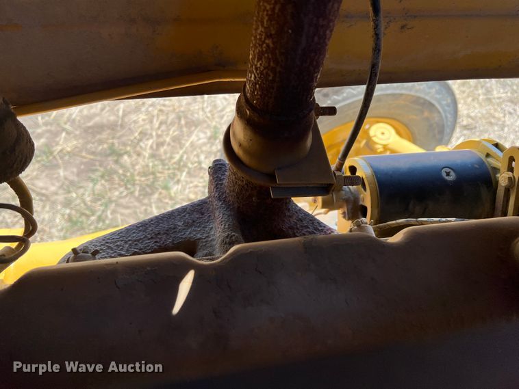 image for item IG9401 Ford 3400  tractor