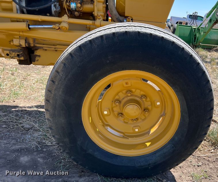 image for item IG9401 Ford 3400  tractor