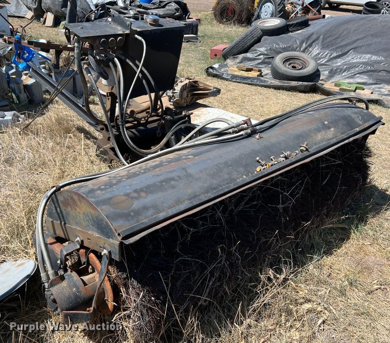 image for item IG9401 Ford 3400  tractor