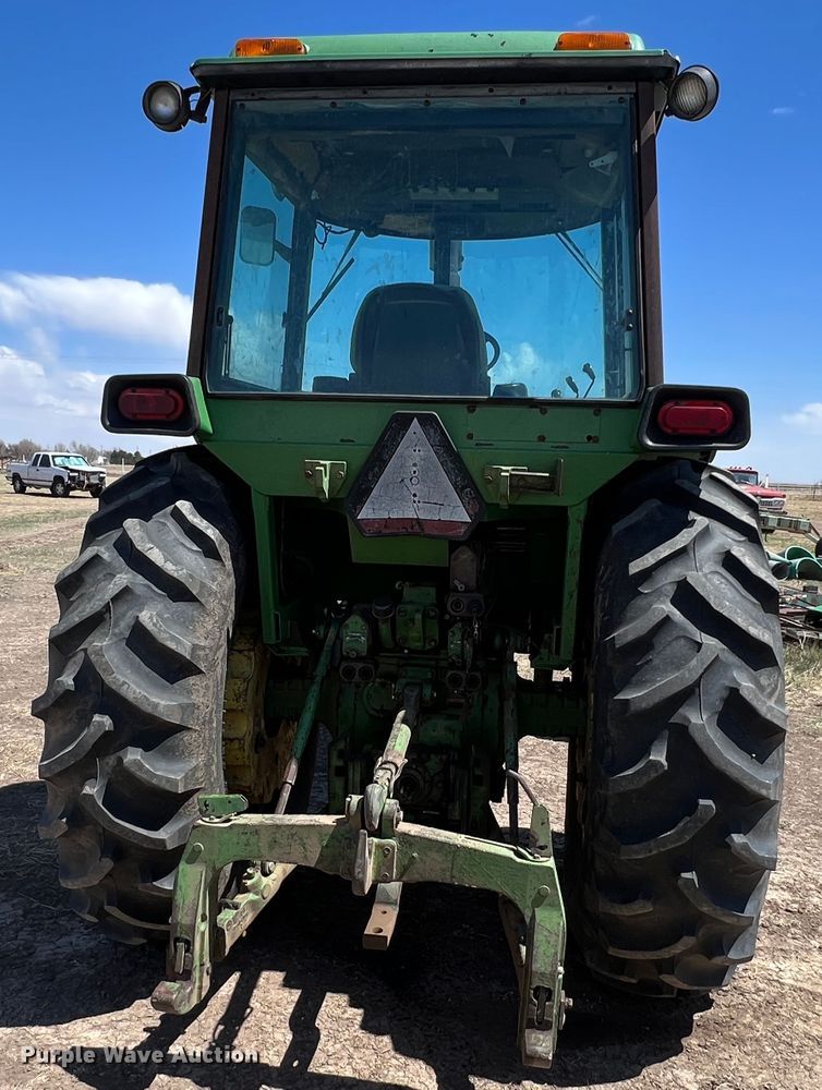 image for item IG9402 1976 John Deere 4430  tractor