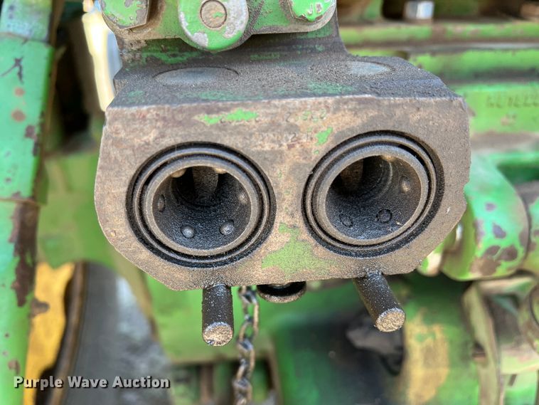 image for item IG9402 1976 John Deere 4430  tractor