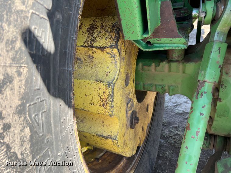 image for item IG9402 1976 John Deere 4430  tractor