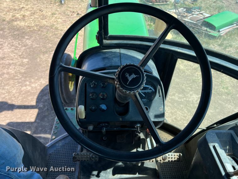 image for item IG9402 1976 John Deere 4430  tractor