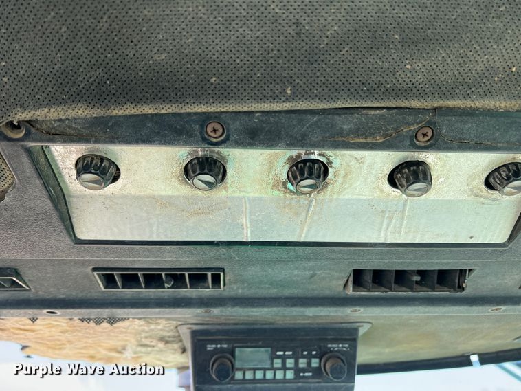 image for item IG9402 1976 John Deere 4430  tractor