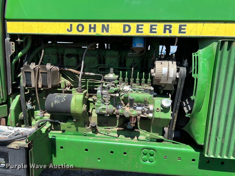 image for item IG9402 1976 John Deere 4430  tractor