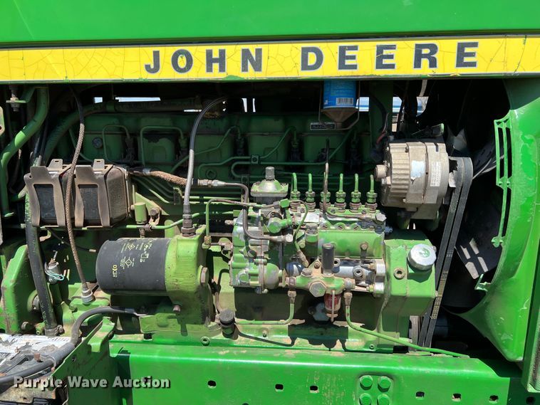 image for item IG9402 1976 John Deere 4430  tractor